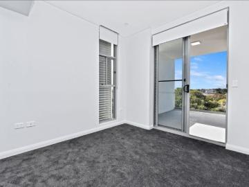 Two Modern Apartment in a Prime Hillsdale Location!