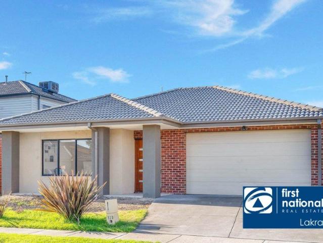 Two Master bedrooms with 3 Bathrooms!