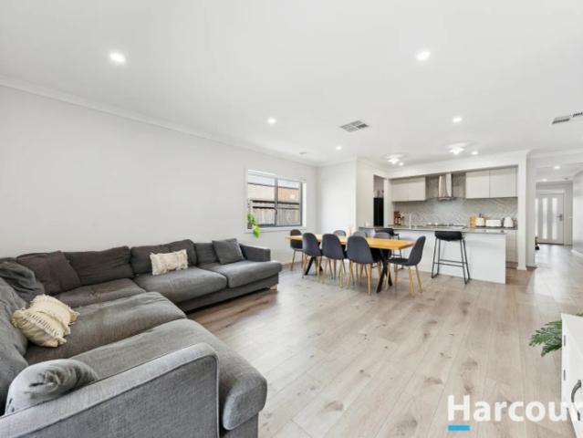 TWO MASTER ENSUITES FAMILY HOME AVERLEY ESTATE