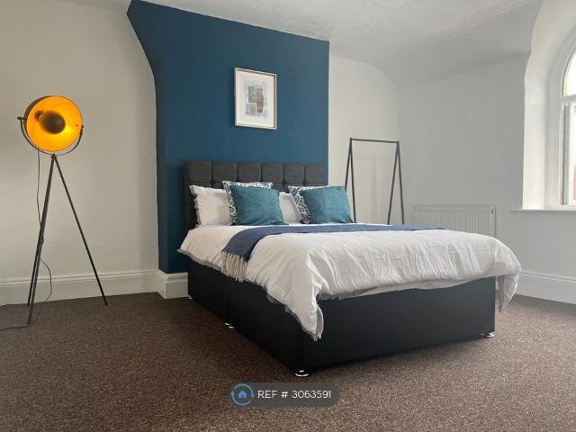 Two Mile Hill Road, Bristol BS15, 4 bed maisonette to rent, £2,800 pcm | PrimeLocation
