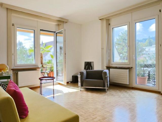 2 Zimmer 45 m² mit eigenem Balkon in heller WG – Zürich Enge