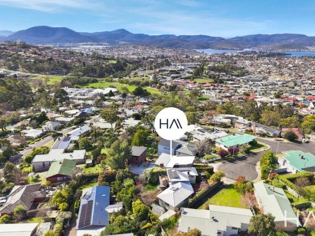 Two Stylish Townhouses, One Brand New, One Substantially Refurbished. Sun & Solitude