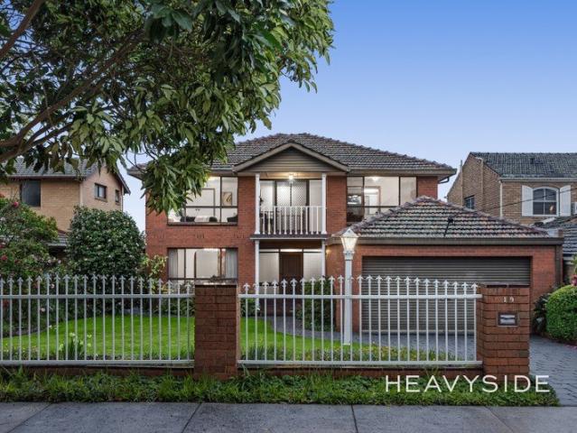 Two Storey Clinker Brick Residence | North Facing Rear | Pivotal Balwyn North Location