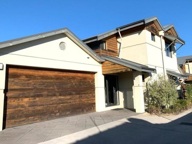 TWO STOREY EXECUTIVE TOWNHOUSE