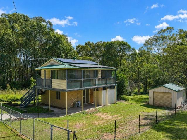 Two Storey Home in a Peaceful Island Location