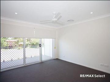 Two Storey Home In Oceanside Estate