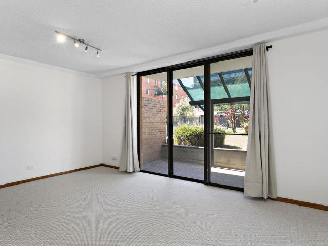 Two storey unit in central Wollongong
