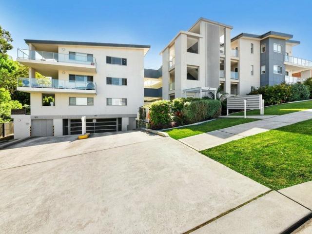 TWO STORY 3 BEDROOM UNIT