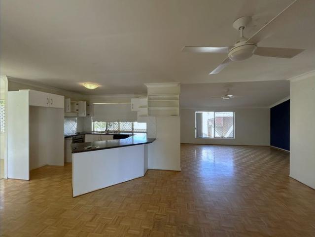 Two storey 4 Bedroom Family Home!