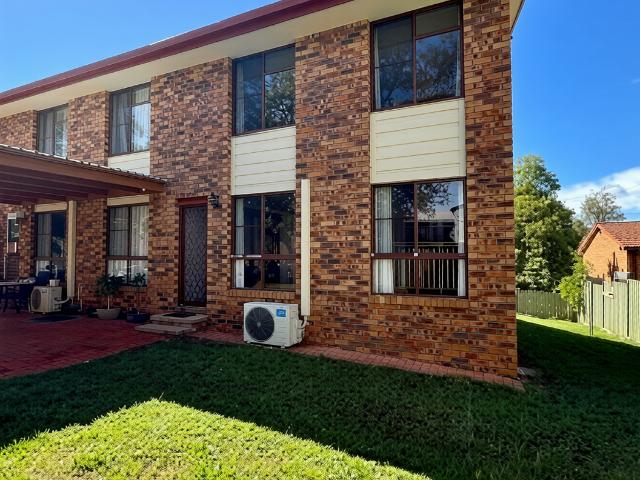 Two Story Townhouse in East Tamworth