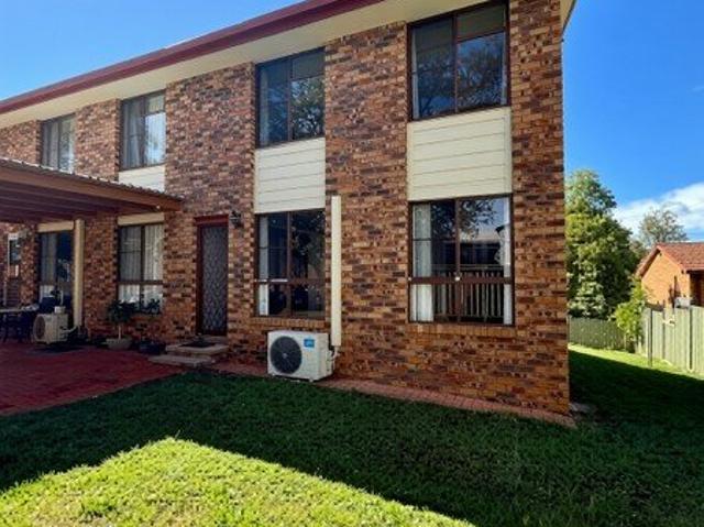 Two Story Townhouse in East Tamworth