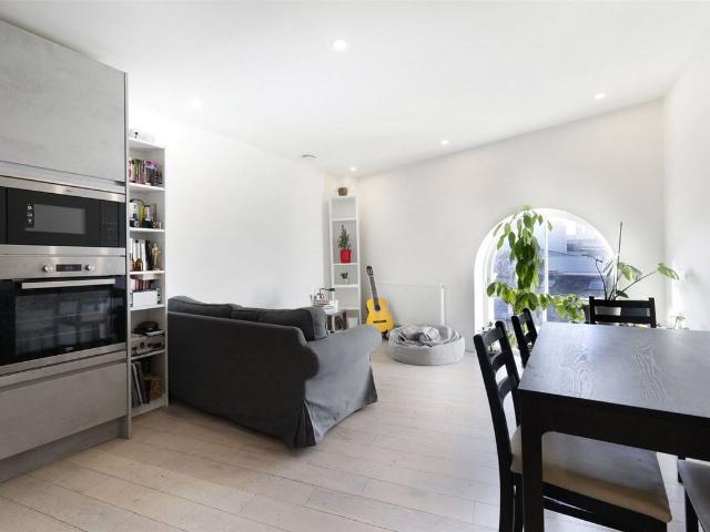 Two Penny House, 60 Woodstock Grove, London W12, 2 bed flat to rent, £2,600 pcm | PrimeLocation