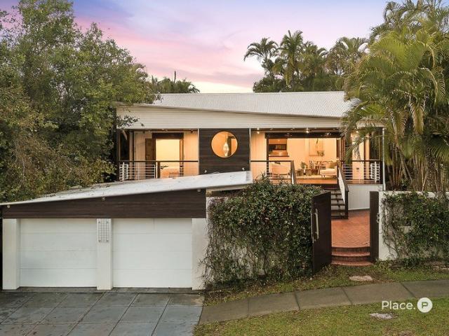 Two Private Residences in a Tropical Graceville Setting on 607sqm