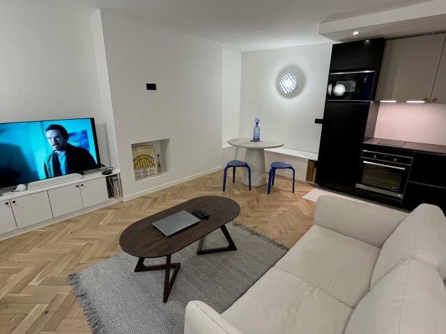 Two rooms near rue des Martyrs, Paris Amsterdam Apartments for Rent
