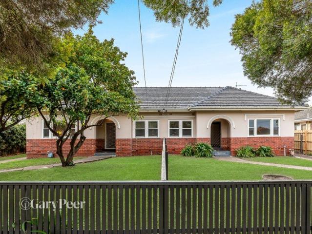 Two renovated homes, one title, huge development opportunity 1,341m2