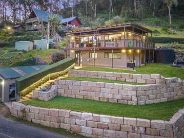 Two Rivers Stunning Elevated Lifestyle Retreat Overlooking the Hawkesbury