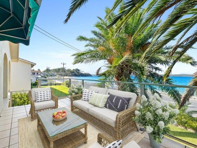 308sqm DUAL OCCUPANCY STYLE WATERFRONT PROPERTY