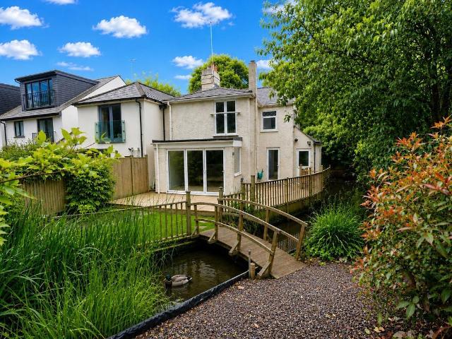 Two Waters Road, Apsley, Hemel Hempstead, Hertfordshire HP3, 3 bed semi detached house to rent, £2,400 pcm | PrimeLocation