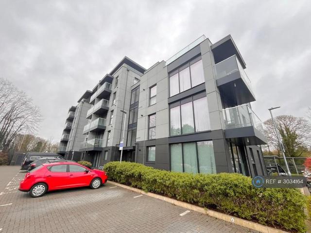 Two Waters Road, Hemel Hempstead, HP3 2 bed flat to rent £1,008 pcm £233 pw