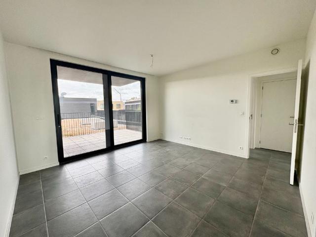 Twee slaapkamer appartement met parkeerplaats