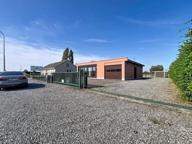 TWEE SLAAPKAMER BUNGALOW TE LIEVEGEM!