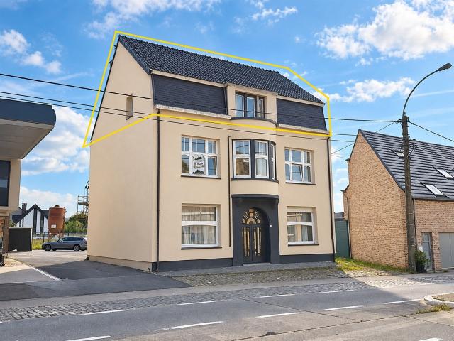 Twee slaapkamerappartement met garage