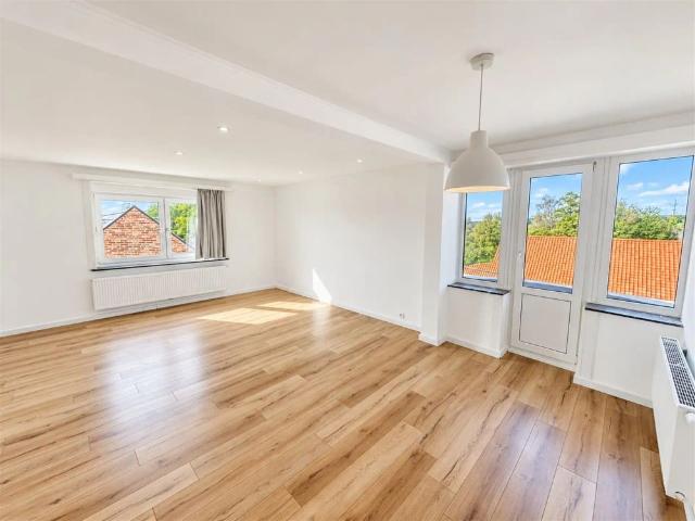 Twee slaapkamerappartement met garage