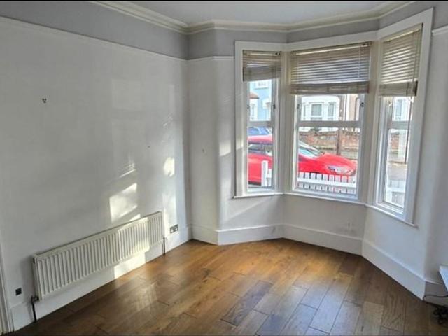 Tweedmouth Road, London, E13 2 bed terraced house to rent £2,250 pcm £519 pw