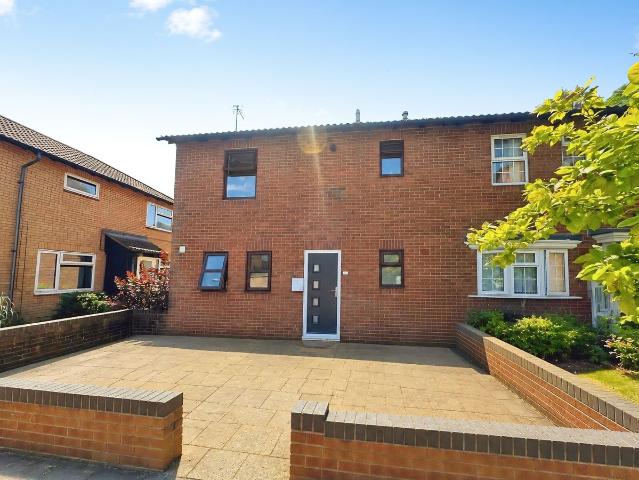 Tweedsmuir Court, Cambridge CB4, 3 bed property to rent, £1,800 pcm | PrimeLocation