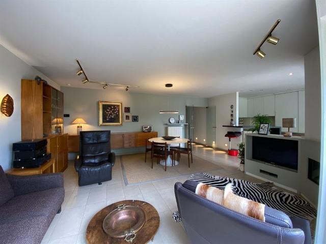 Tweeslaapkamer appartement met garage, centrum Evergem