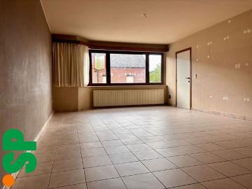 Tweeslaapkamer appartement met volledig gerenoveerde badkamer gelegen nabij het centrum van Geel