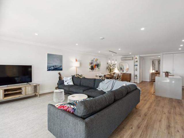 Twelve Week Lease on Scarborough Beach!