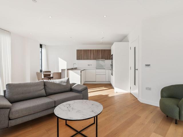 Twickenham Gateway, London Road, London TW1, 2 bed flat to rent, £2,835 pcm | PrimeLocation