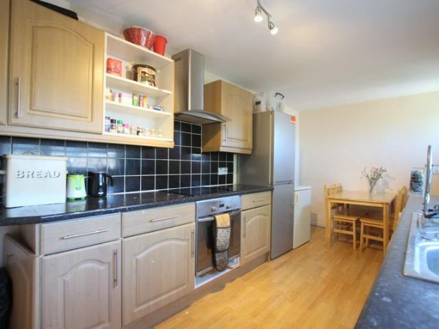Twickenham Road, Isleworth TW7, 4 bed flat to rent, £2,200 pcm | PrimeLocation