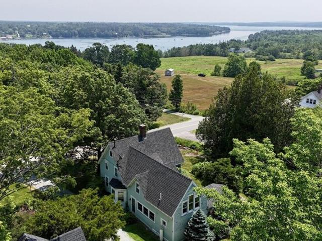 Twin Oaks Ln, Sedgwick, Home For Sale