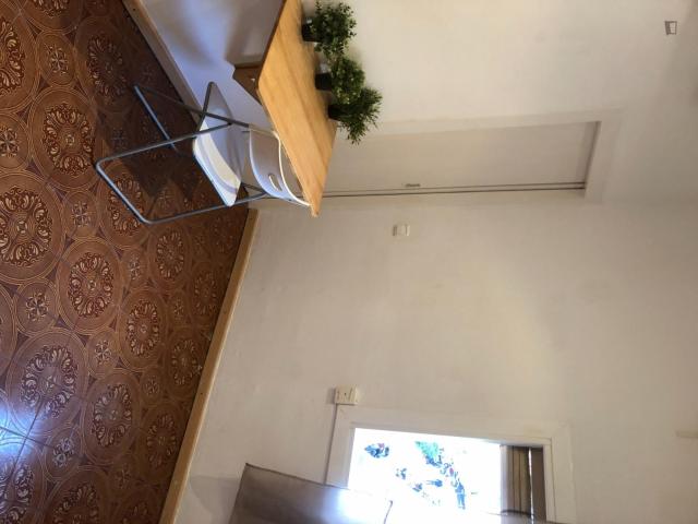 Twin bedroom in a 3 bedroom apartment near El Carmel metro station