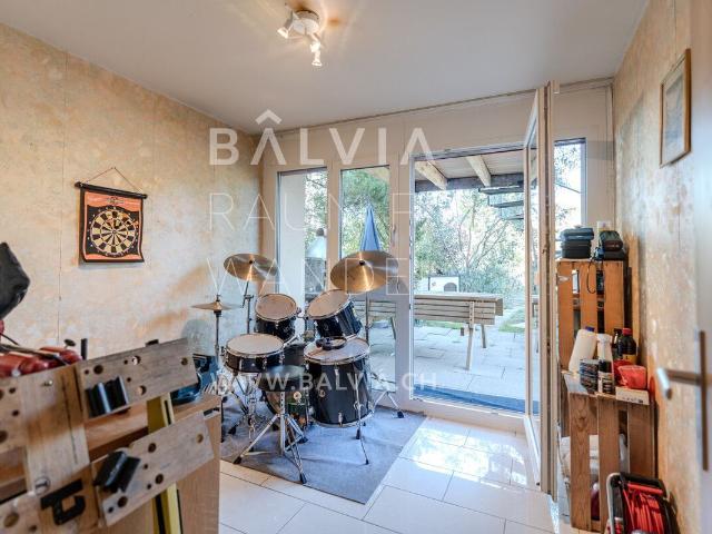 Twin house with 5.5 rooms on sale in Therwil 147 m² | dreamo. Ch