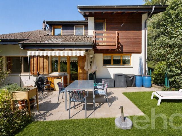 Twin house with 6.5 rooms on sale in Genolier 216 m² | dreamo. Ch