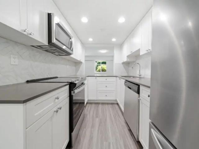 Twin Lakes Townhomes — 2 Bedroom 2 Bathroom