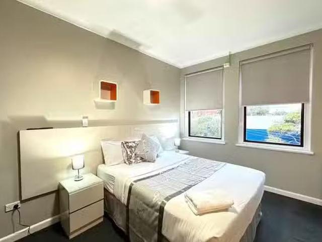 Twin/King Bed