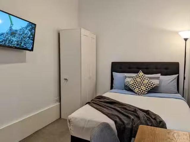 Twin/King Bed with Air conditioner