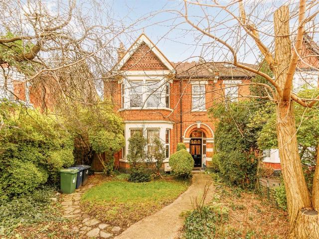 Twyford Avenue, London W3, 4 bed flat to rent, £3,500 pcm | PrimeLocation