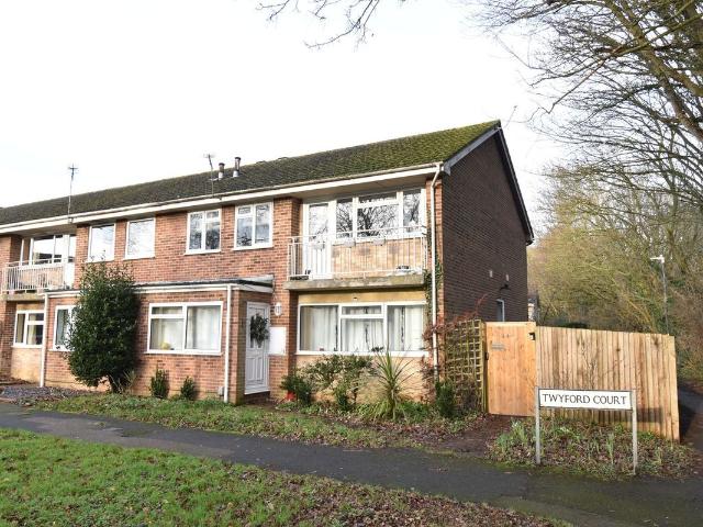 Twyford Court, Maidstone ME14, 2 bed maisonette to rent, £1,150 pcm | PrimeLocation