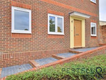 Twyford Court, Great Dunmow CM6, 2 bed flat to rent, £1,500 pcm | PrimeLocation