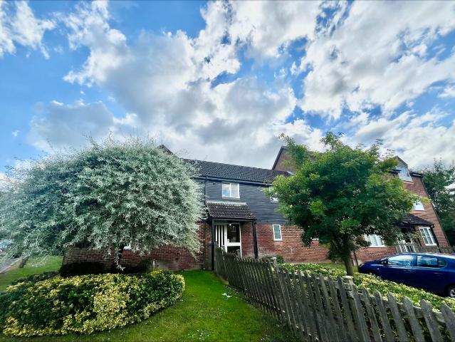 Twyford Road, St. Albans AL4, 2 bed flat to rent, £1,700 pcm | PrimeLocation