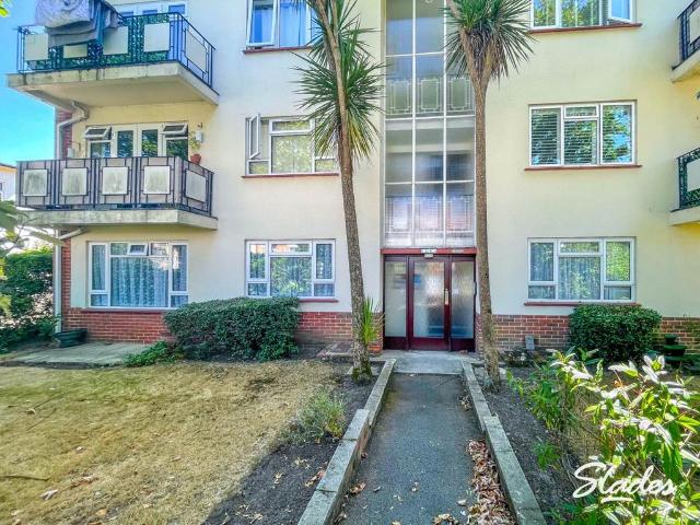 Twynham Road, Southbourne, Bournemouth 2 bed apartment to rent £995 pcm £230 pw