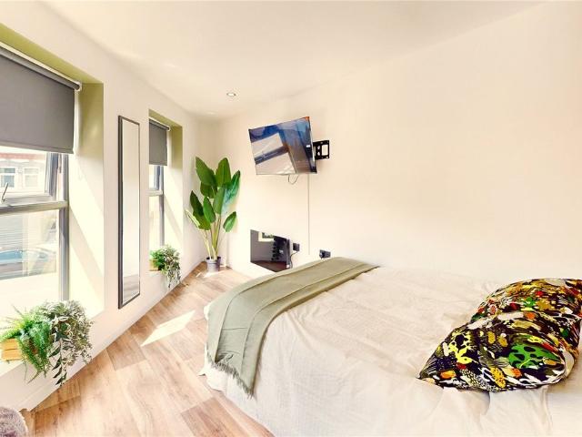Twyning Road, Stirchley, Birmingham, West Midlands B30, Studio to rent, £900 pcm | PrimeLocation
