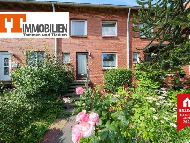 TT: Ruhig gelegenes Reihenhaus mit 6 Zimmern, Gartenidylle und zwei Garagen!