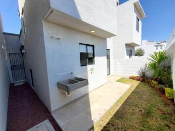 TU CASA A LA ENTRADA DE PACHUCA A DENTRO DE PRIVADA