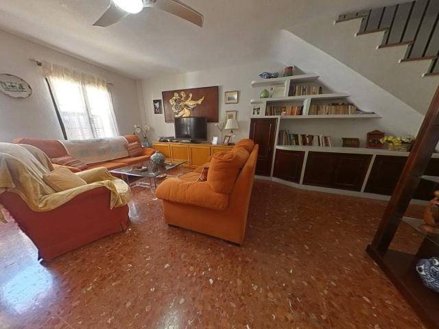 “Tu Hogar con Raíces en Santa Marina” Casa Adosada en el Casco Histórico de Córdoba